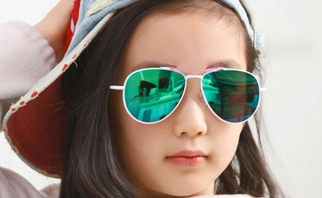 أهمية ارتداء نظارات أطفال شمسية 